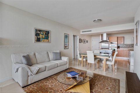 Condo in Miami, Florida, 2 bedrooms  № 1950673 - photo 4