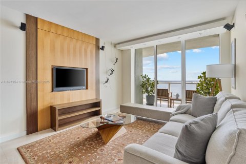 Condo in Miami, Florida, 2 bedrooms  № 1950673 - photo 7