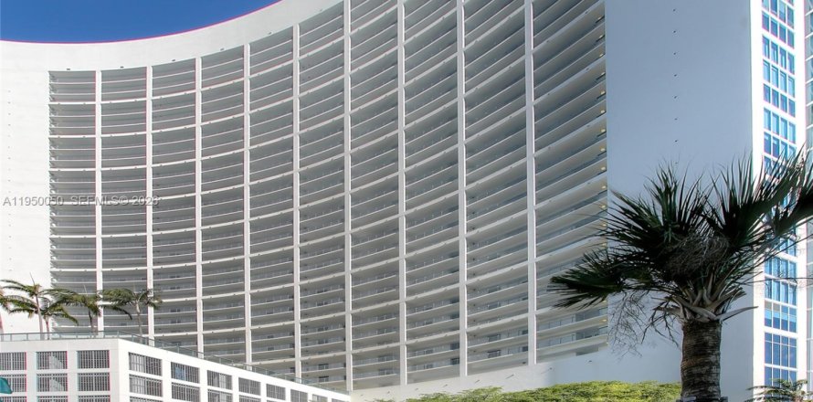 Кондоминиум с 2 спальнями в Майами, Флорида № 2005739