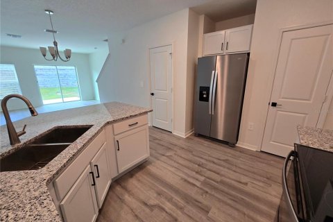 Touwnhouse à louer à Davenport, Floride: 3 chambres, 144.65 m2 № 2118180 - photo 12