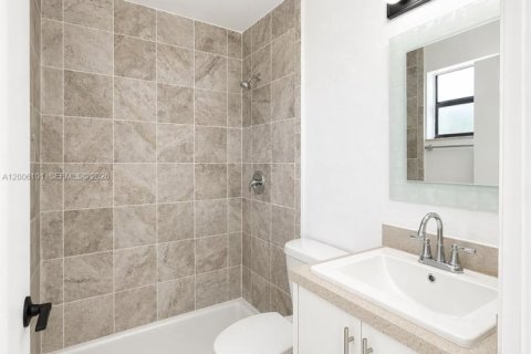 Снять в аренду таунхаус в Хомстед, Флорида 3 спальни, 104.52м2, № 2069453 - фото 2