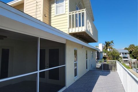 House in Holmes Beach, Florida 3 bedrooms, 200.11 sq.m. № 1687778 - photo 27