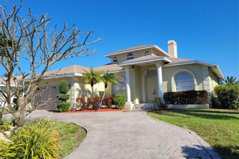 House in Holmes Beach, Florida 3 bedrooms, 200.11 sq.m. № 1687778 - photo 1