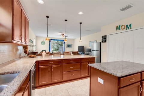 Casa en venta en Tavares, Florida, 4 dormitorios, 268.39 m2 № 1852509 - foto 12