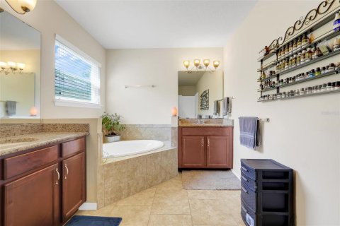 Casa en venta en Tavares, Florida, 4 dormitorios, 268.39 m2 № 1852509 - foto 20