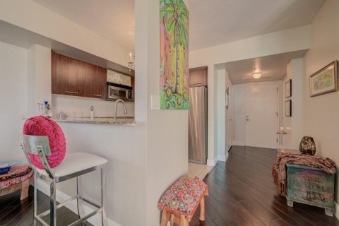 Apartment in METROPOLIS in Miami, Florida 2 bedrooms, 107 sq.m. № 55761 - photo 1