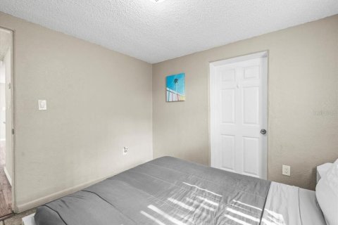 Casa en venta en New Port Richey, Florida, 2 dormitorios, 77.48 m2 № 1650263 - foto 8