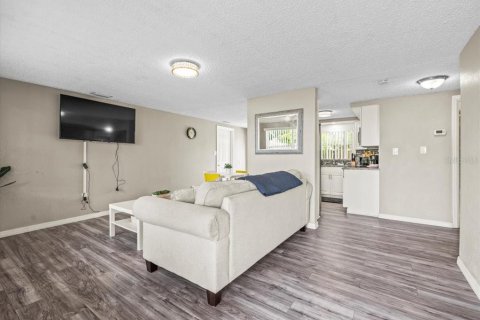 Casa en venta en New Port Richey, Florida, 2 dormitorios, 77.48 m2 № 1650263 - foto 17