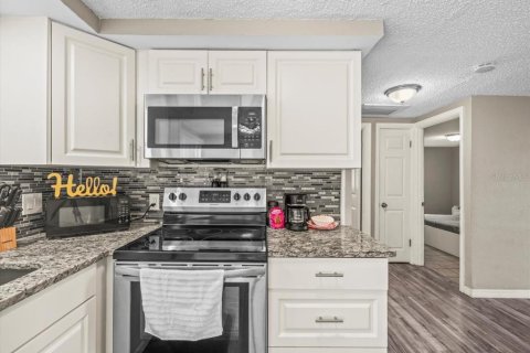 House in New Port Richey, Florida 2 bedrooms, 77.48 sq.m. № 1650263 - photo 2