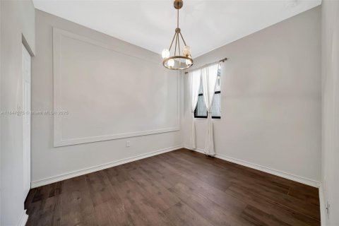 Townhouse in Hialeah, Florida 3 bedrooms, 147.06 sq.m. № 1847720 - photo 13