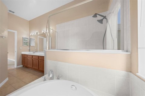 House in Orlando, Florida 4 bedrooms, 183.39 sq.m. № 1805167 - photo 22