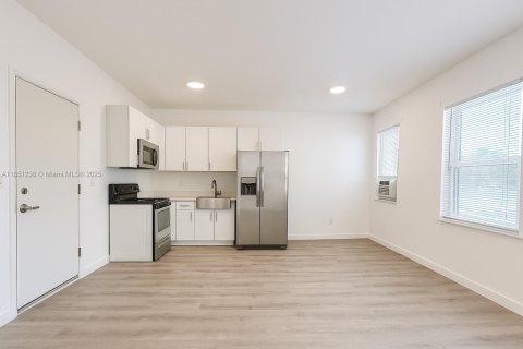 Apartamento en alquiler en Miami, Florida № 1871818 - foto 1