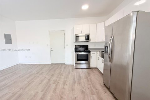 Apartamento en alquiler en Miami, Florida № 1871818 - foto 2