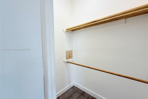 Apartamento en alquiler en Miami, Florida № 1871818 - foto 3