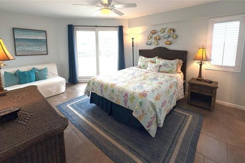 Condo in Indian Rocks Beach, Florida, 2 bedrooms  № 1876640 - photo 8