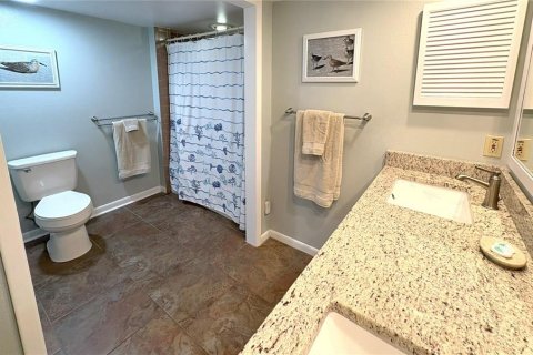 Condo in Indian Rocks Beach, Florida, 2 bedrooms  № 1876640 - photo 9