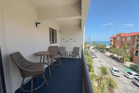 Condo in Indian Rocks Beach, Florida, 2 bedrooms  № 1876640 - photo 2