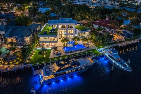 House in Fort Lauderdale, Florida 8 bedrooms № 1715715 - photo 2