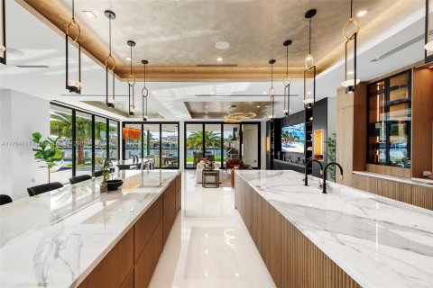 House in Fort Lauderdale, Florida 8 bedrooms № 1715715 - photo 18