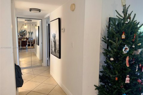 Снять в аренду кондоминиум в Майами, Флорида 2 спальни, 89.65м2, № 1989453 - фото 12