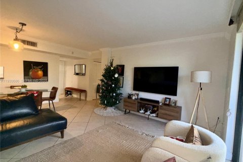 Снять в аренду кондоминиум в Майами, Флорида 2 спальни, 89.65м2, № 1989453 - фото 5