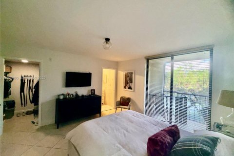 Снять в аренду кондоминиум в Майами, Флорида 2 спальни, 89.65м2, № 1989453 - фото 14