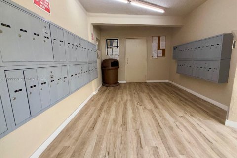 Снять в аренду кондоминиум в Майами, Флорида 2 спальни, 89.65м2, № 1989453 - фото 28