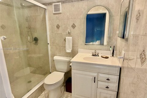 Снять в аренду кондоминиум в Майами, Флорида 2 спальни, 89.65м2, № 1989453 - фото 17