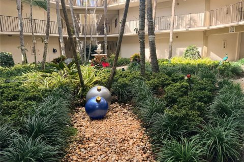 Снять в аренду кондоминиум в Майами, Флорида 2 спальни, 89.65м2, № 1989453 - фото 27