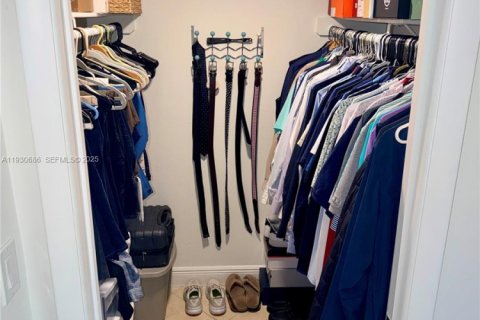 Снять в аренду кондоминиум в Майами, Флорида 2 спальни, 89.65м2, № 1989453 - фото 18