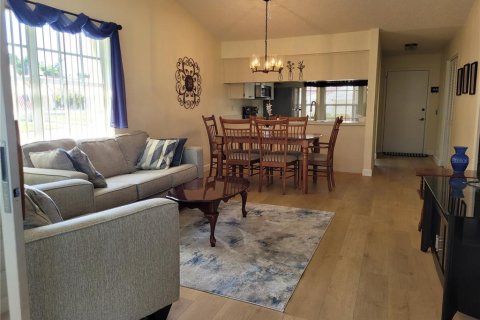House in Palm Harbor, Florida 2 bedrooms, 91.04 sq.m. № 1721375 - photo 3