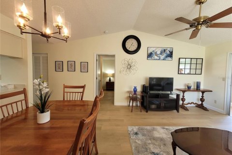 House in Palm Harbor, Florida 2 bedrooms, 91.04 sq.m. № 1721375 - photo 4