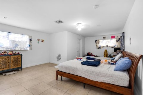 Villa ou maison à vendre à Sweetwater, Floride: 3 chambres, 161.93 m2 № 1956770 - photo 17