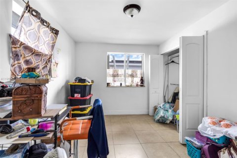 Villa ou maison à vendre à Sweetwater, Floride: 3 chambres, 161.93 m2 № 1956770 - photo 15