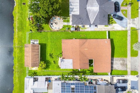 Villa ou maison à vendre à Sweetwater, Floride: 3 chambres, 161.93 m2 № 1956770 - photo 27