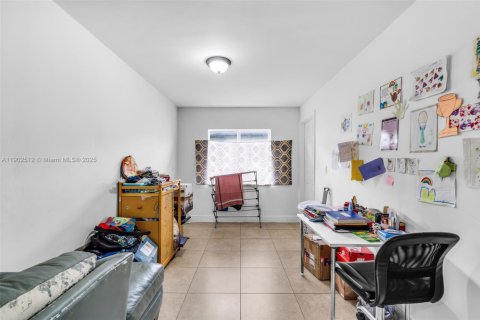 Villa ou maison à vendre à Sweetwater, Floride: 3 chambres, 161.93 m2 № 1956770 - photo 14