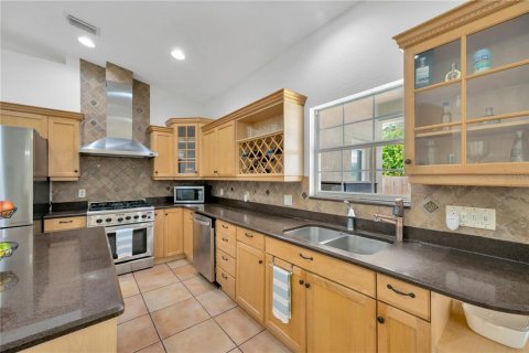 House in Sarasota, Florida 3 bedrooms, 220.18 sq.m. № 1835542 - photo 8