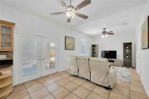 House in Sarasota, Florida 3 bedrooms, 220.18 sq.m. № 1835542 - photo 14