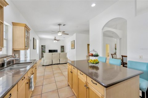 House in Sarasota, Florida 3 bedrooms, 220.18 sq.m. № 1835542 - photo 11