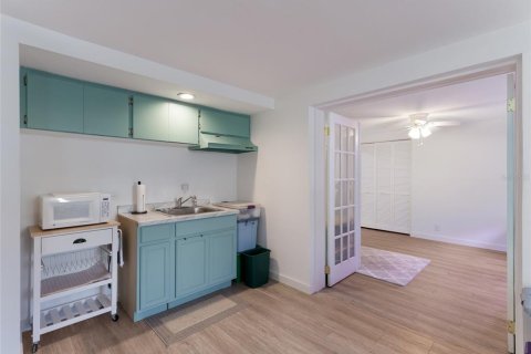 Casa en venta en Holmes Beach, Florida, 4 dormitorios, 184.13 m2 № 2144588 - foto 13