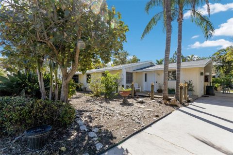 Casa en venta en Holmes Beach, Florida, 4 dormitorios, 184.13 m2 № 2144588 - foto 3