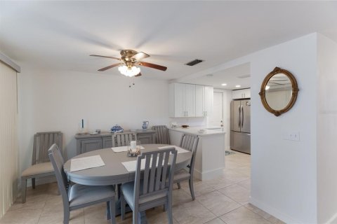 Casa en venta en Holmes Beach, Florida, 4 dormitorios, 184.13 m2 № 2144588 - foto 8