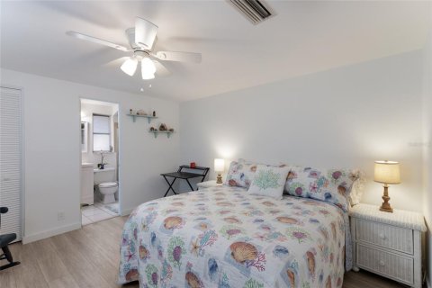 Casa en venta en Holmes Beach, Florida, 4 dormitorios, 184.13 m2 № 2144588 - foto 14