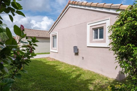 Снять в аренду виллу или дом в Уэстон, Флорида 3 спальни, 125.14м2, № 1947603 - фото 19