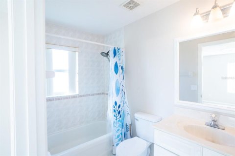 Commercial property in Palm Coast, Florida 6 bedrooms, 240.43 sq.m. № 2094691 - photo 18