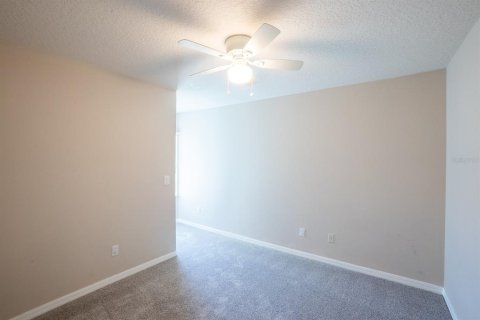 Commercial property in Palm Coast, Florida 6 bedrooms, 240.43 sq.m. № 2094691 - photo 12