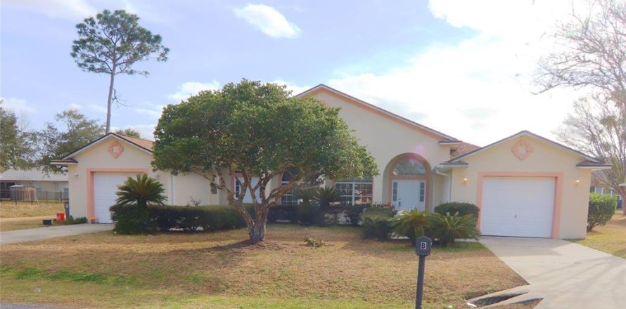 Commercial property in Palm Coast, Florida 6 bedrooms, 240.43 sq.m. № 2094691
