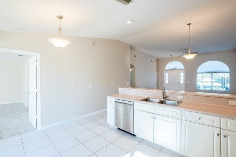 Commercial property in Palm Coast, Florida 6 bedrooms, 240.43 sq.m. № 2094691 - photo 8
