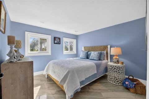 House in Belleair Beach, Florida 3 bedrooms, 261.8 sq.m. № 2128229 - photo 23