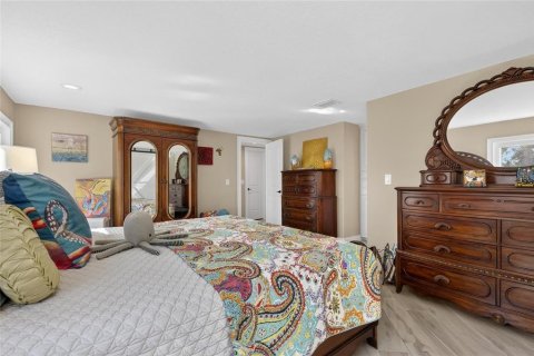House in Belleair Beach, Florida 3 bedrooms, 261.8 sq.m. № 2128229 - photo 28